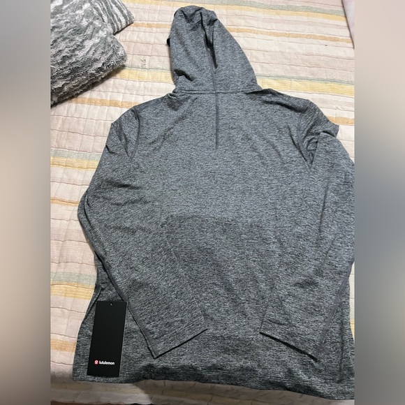 Lululemon Men's Heather Gray  soft jersey Hoodie - Picture 4 of 4